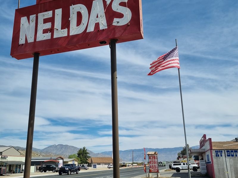 Nelda's Diner exterior