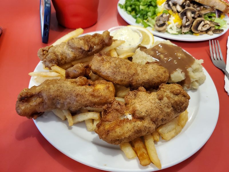 Nelda's Diner food