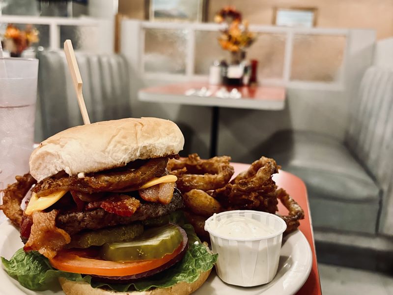 Nelda's Diner food